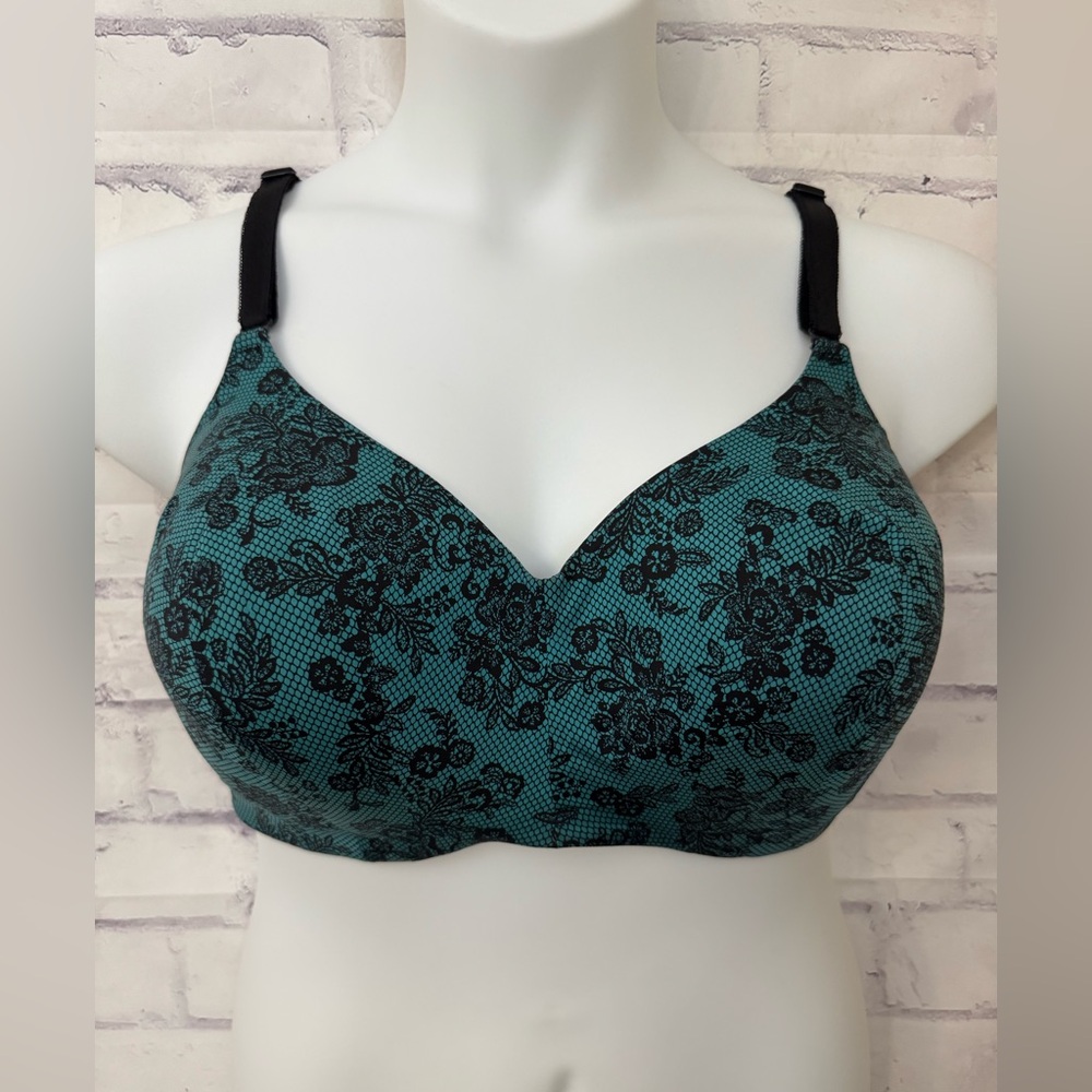 Torrid Dream Wire Free Lightly Lined Bra Size 42D Black Green Floral Bling Retro
